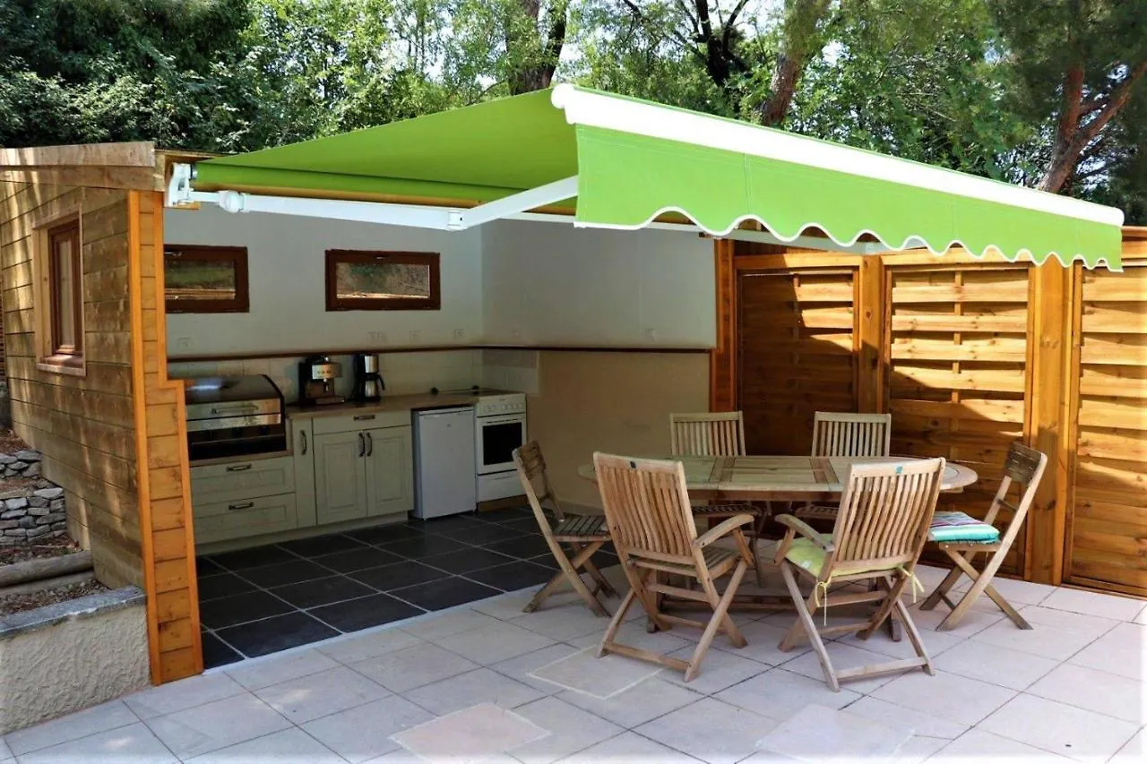 Hôtel Domaine des Gendalis proche Avignon à Saint-Saturnin-lès-Avignon 0*,  France